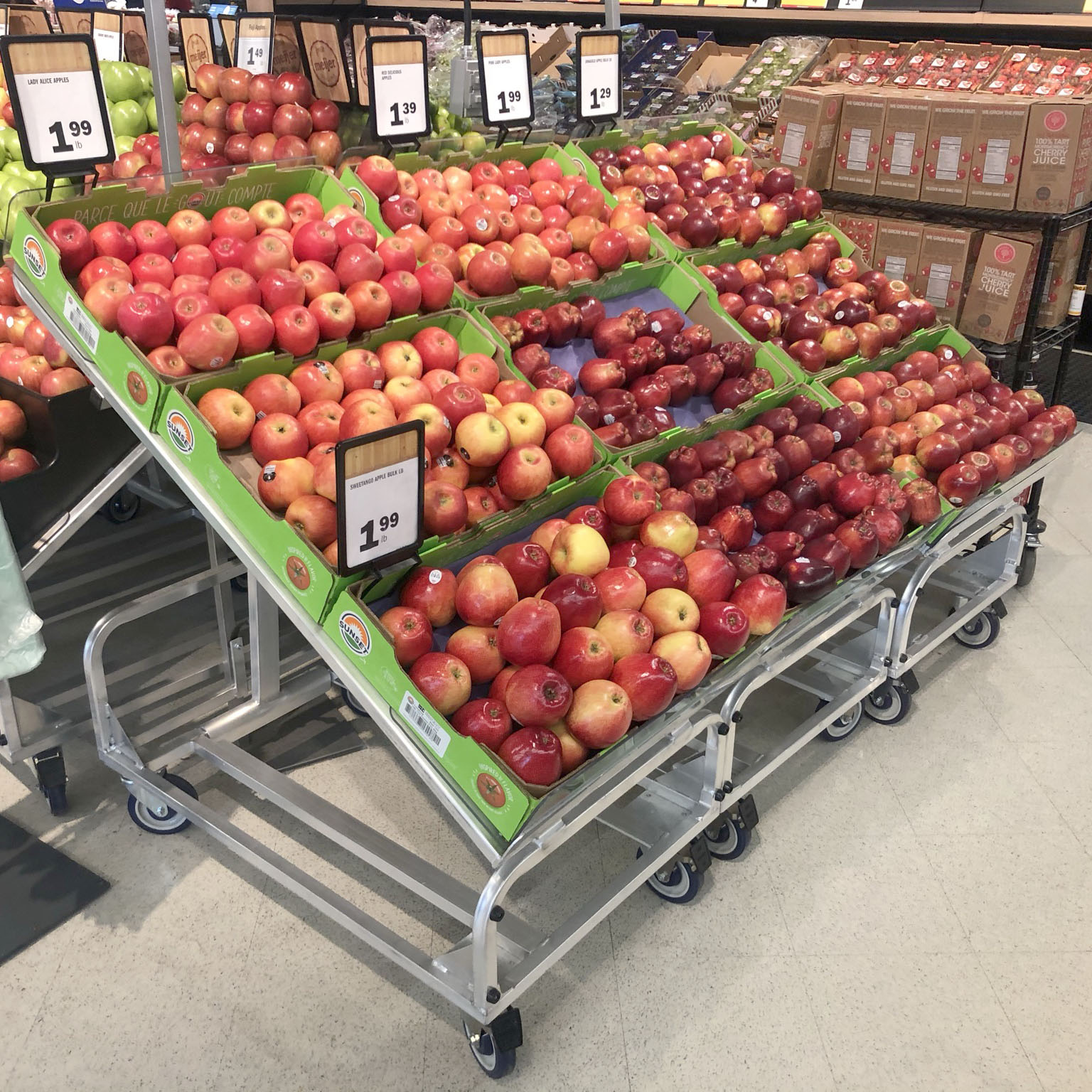 Effortless Mobility: Two swivel casters enable easy movement throughout the store, allowing you to effortlessly reposition the merchandiser for cleaning or to highlight specific products.